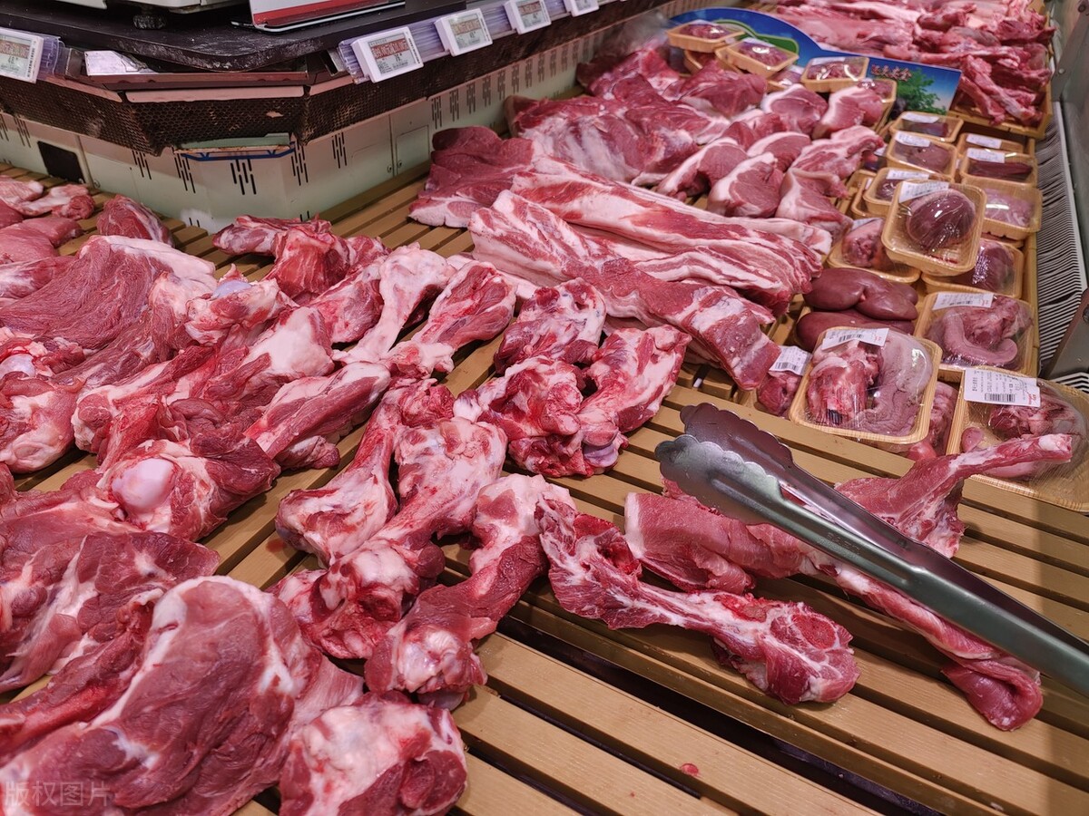 今年生猪市场最大的赢家不是散养户，而是二次育肥，11月25日猪价