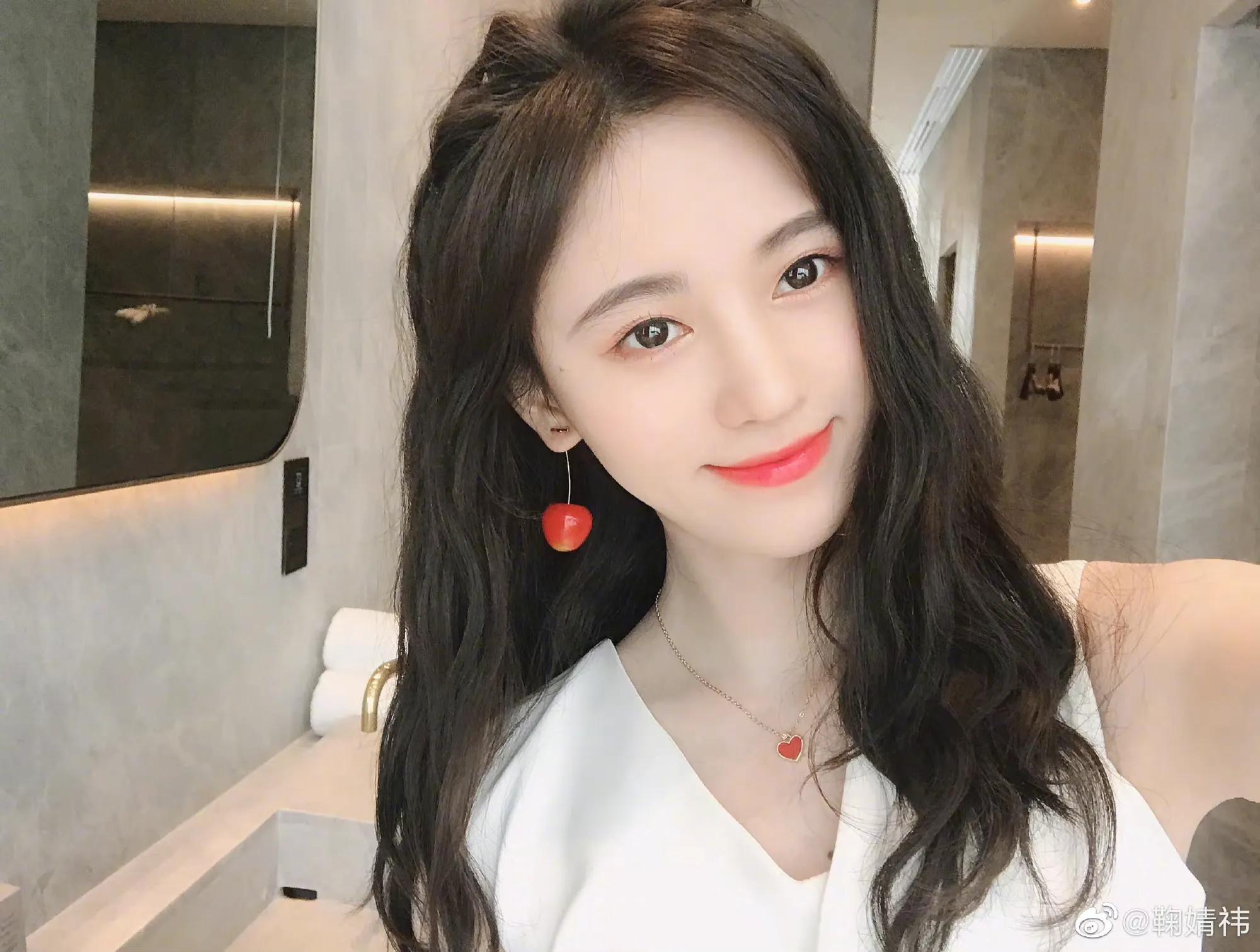 鞠婧祎自拍照头像大户