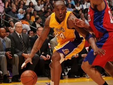 篮球多少步算走步（什么是篮球走步，这里有详解）