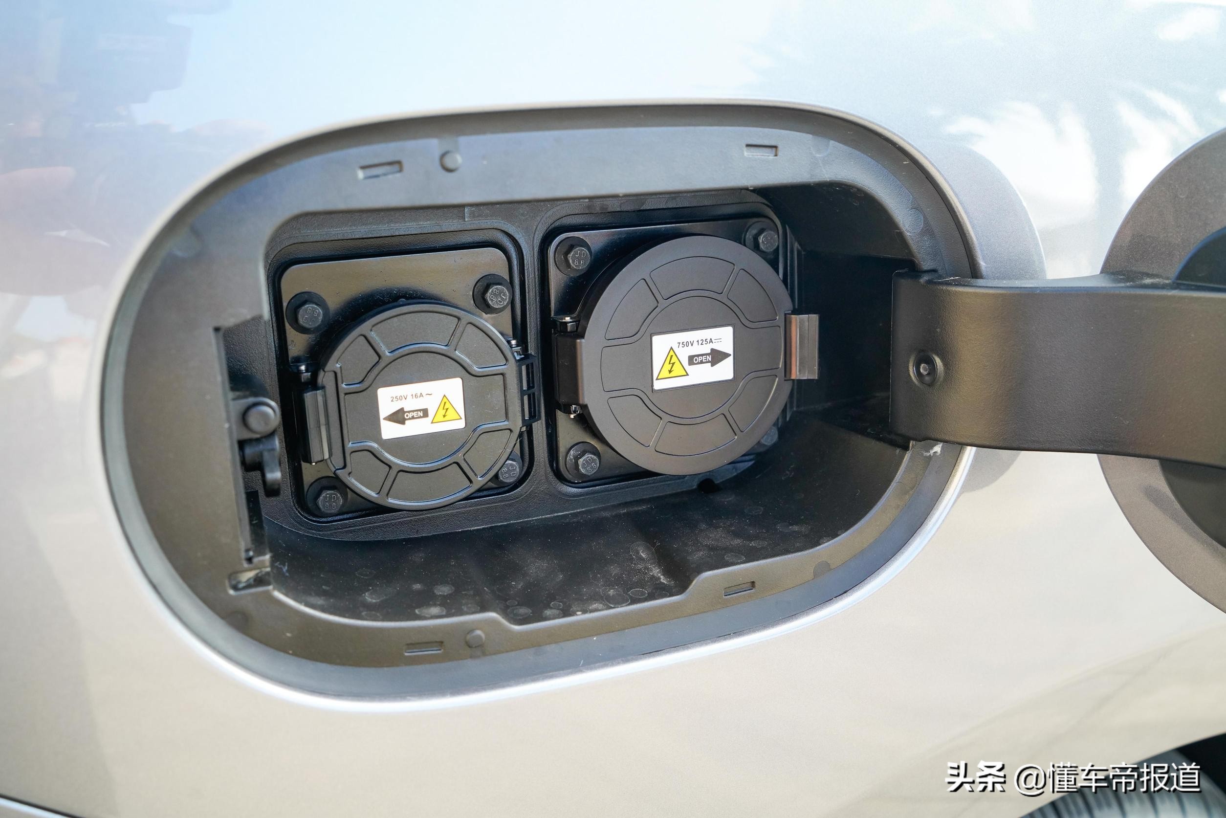 新车|“军舰”系列登场，比亚迪驱逐舰05正式上市，售11.98万元起