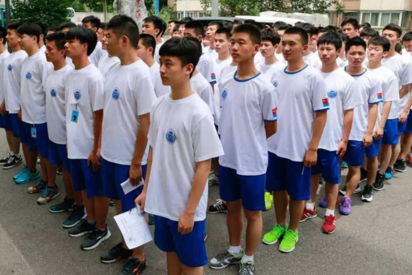 “多亏母亲的坚持”，大学生的肺腑之言，道出走读和住校的差距