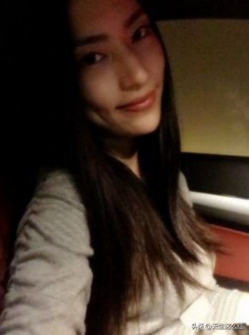 30岁超模如何拿下李亚鹏？我更好奇50岁李亚鹏如何拿下小美女