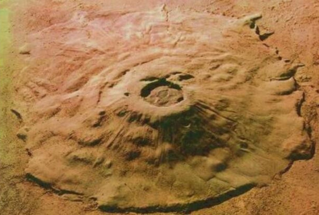 地球最高峰与火星上的山相比，就是小儿科，为啥会这样？