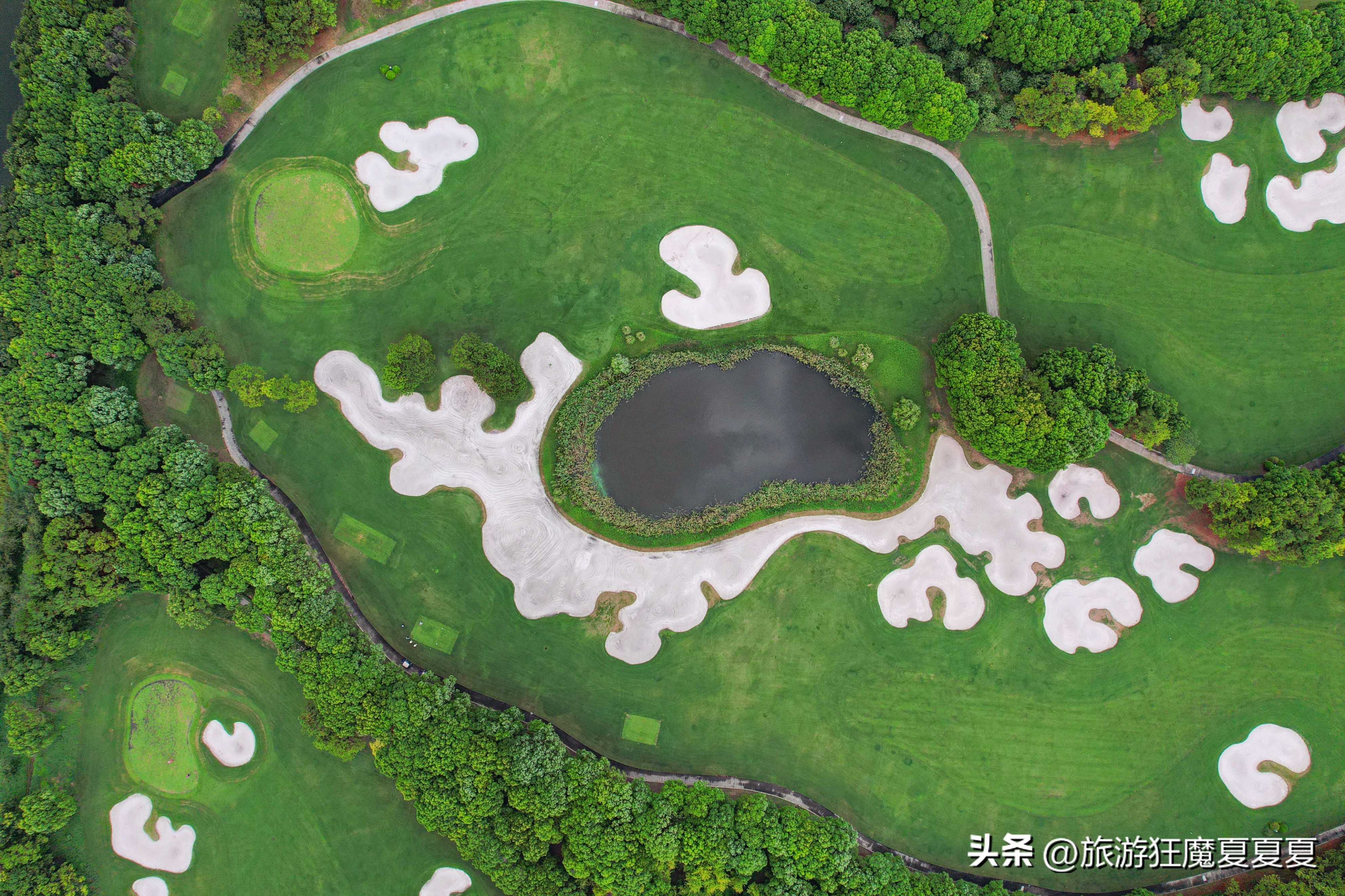 市所有高尔夫练习场(浙江唯一的36洞高尔夫球场,由国际球场大师设计