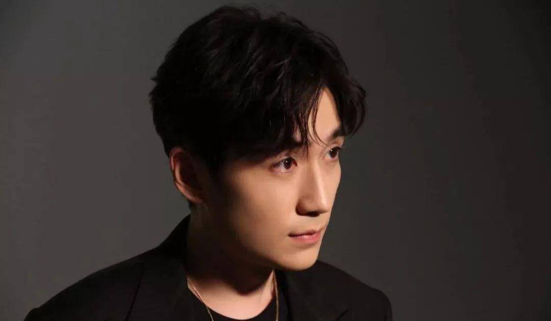 "隐婚"?爆红后的朱一龙,这些年究竟经历了什么?