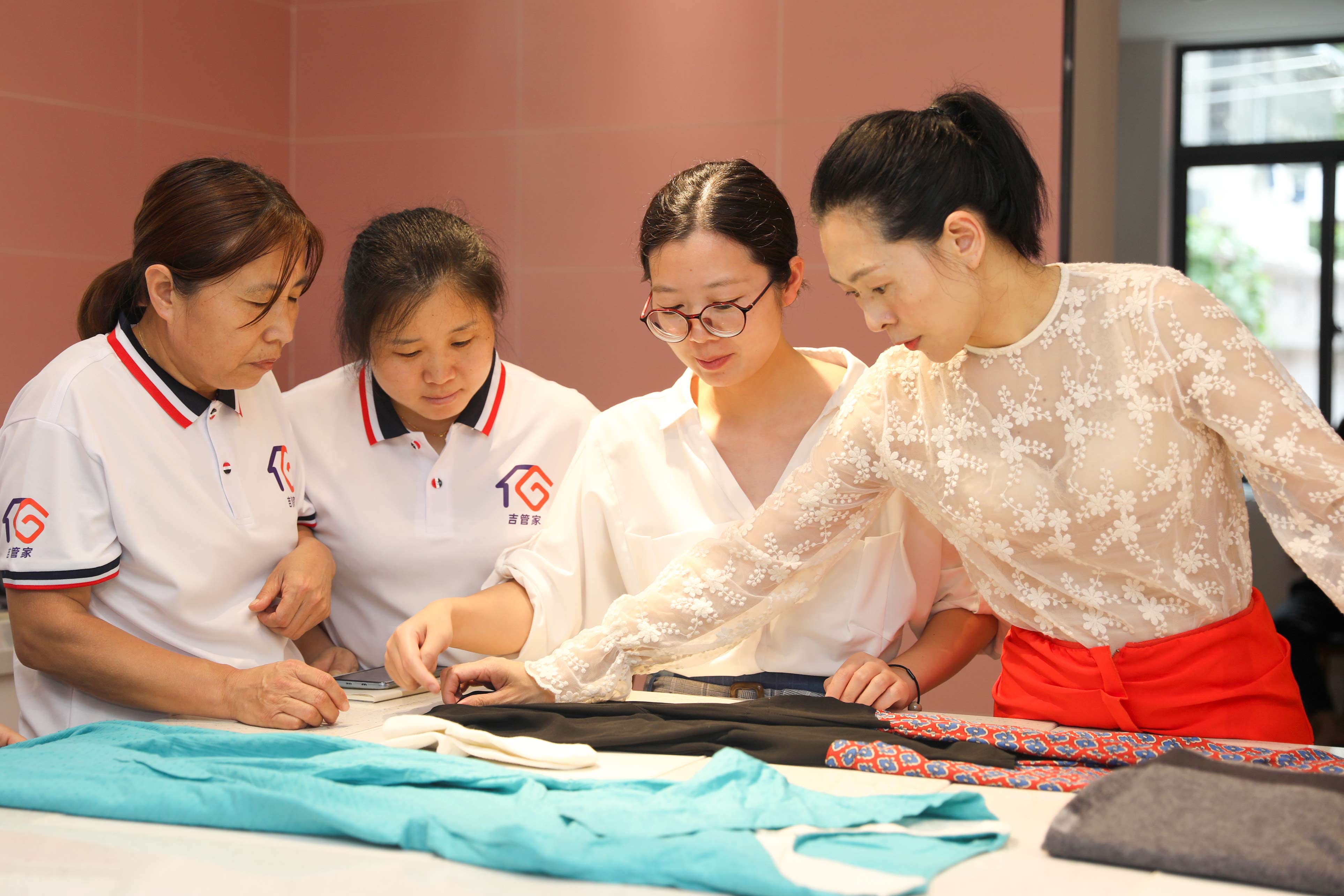 “阿姨们”不理解的家政培训，90后年轻人正在加入