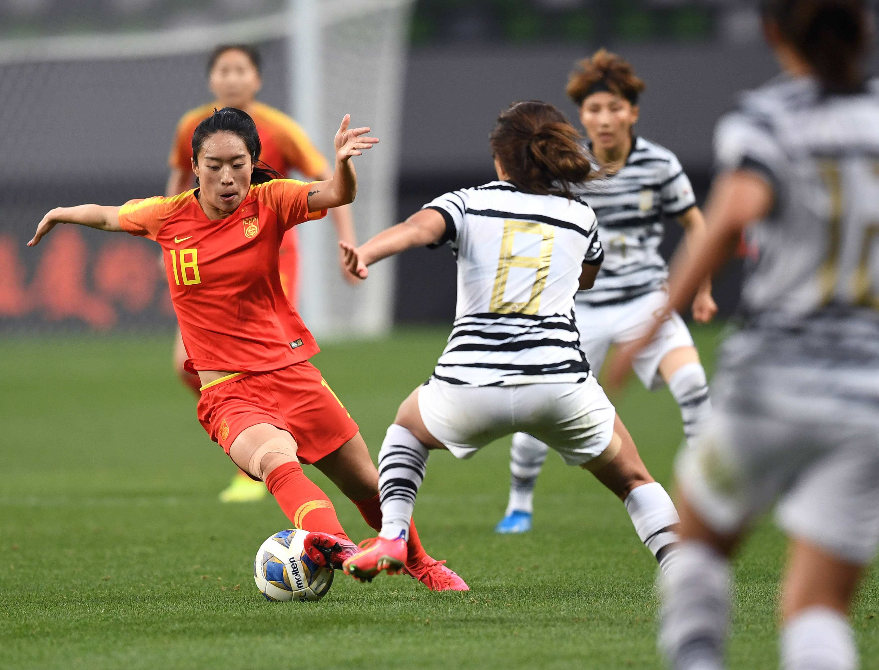 水庆霞和孙雯关系如何(中国女足夺冠后,水庆霞为什么要感谢孙雯?