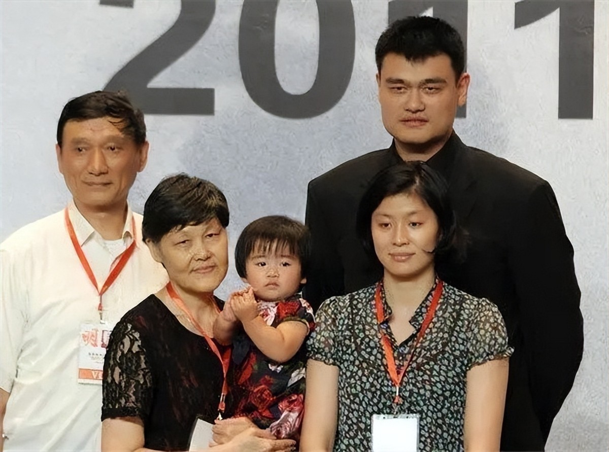 姚明老婆葉莉（姚明和妻子葉莉的愛情故事）