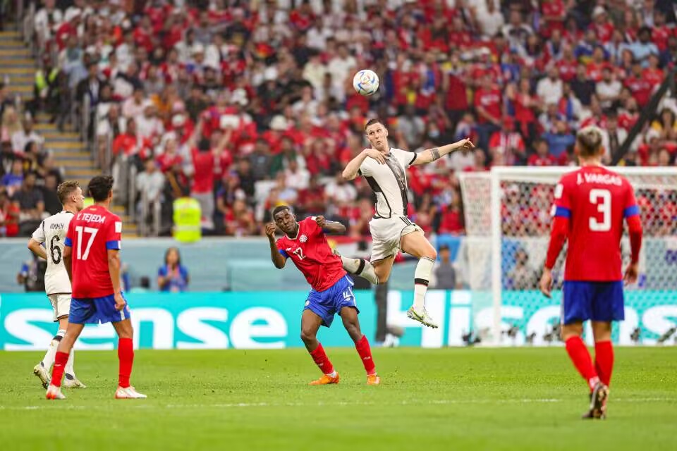 德国在俄罗斯世界杯战绩（世界杯4-2！德国队悲壮出局！故事的起因，应该是吕迪格的高抬腿）