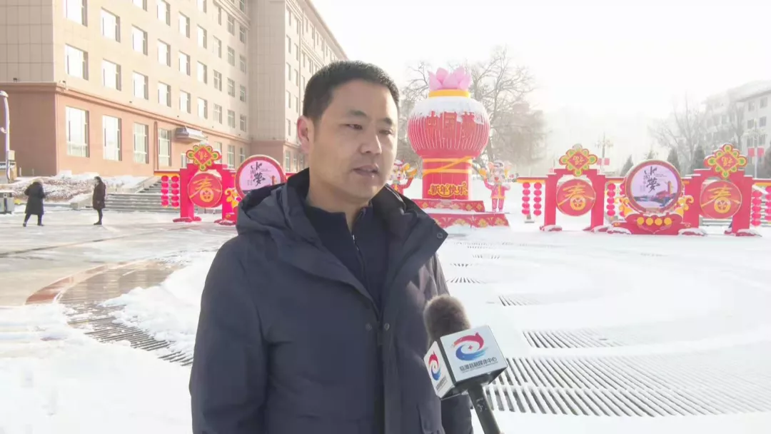 临潭：干部群众齐上阵 清扫积雪暖民心