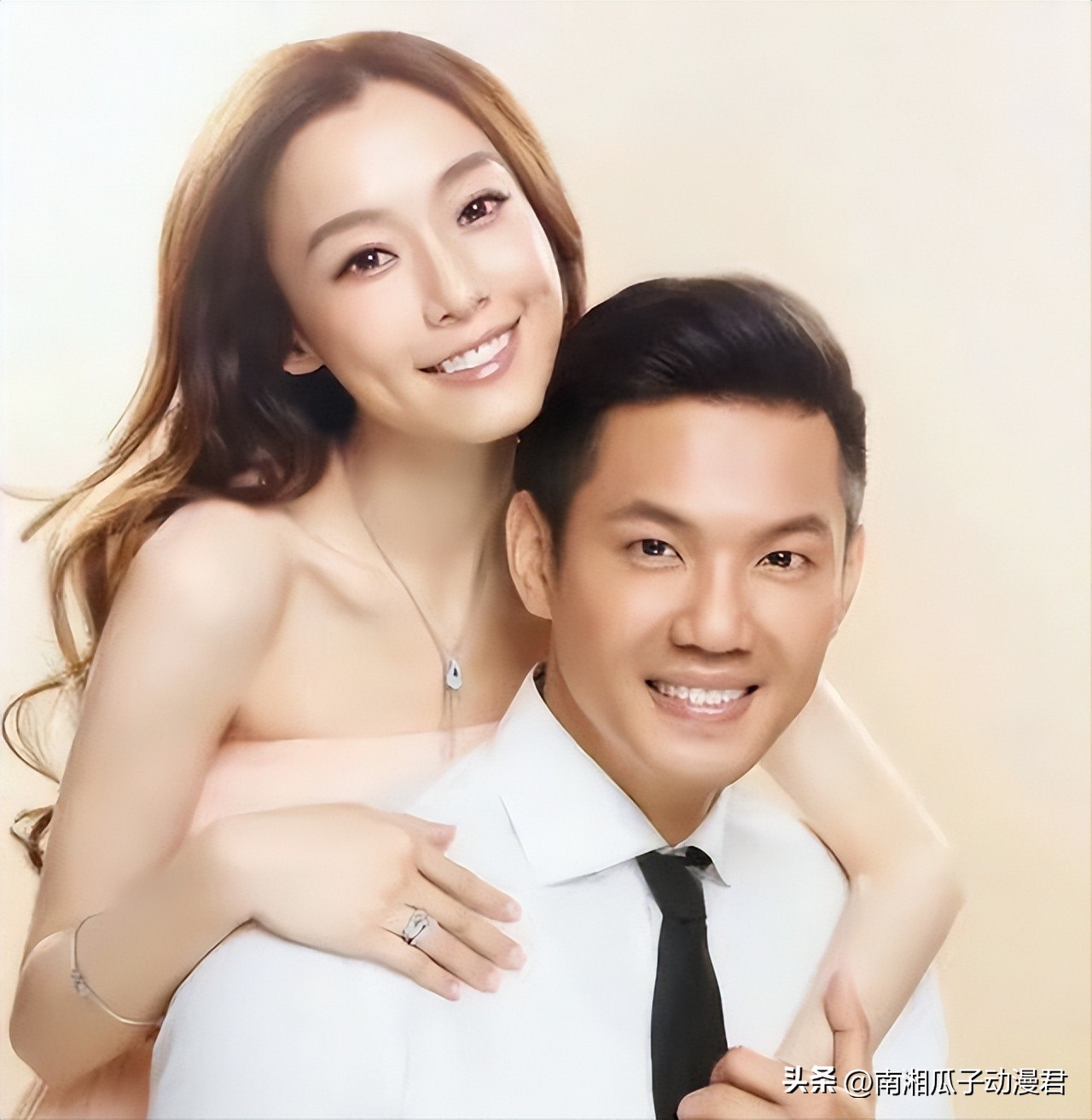 台媒又曝:范玮琪王力宏男女四人酒店活动曝光!周杰伦早有暗示