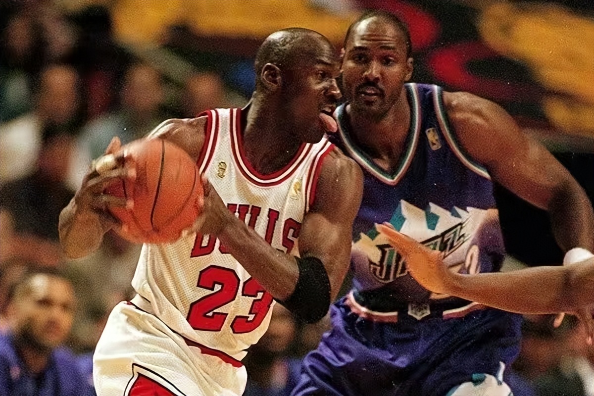 乔丹在nba有哪些球队（乔丹生涯15年6冠，没夺冠的几年他有什么表现？88年直接封神）