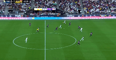 皇马巴萨打架视频（皇马巨星遭巴萨3连铲，20人冲突！吕迪格要干架，场面混乱）