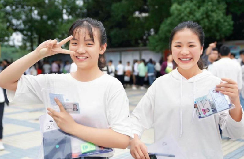 国内985高校排名已更新，武大跌出前10名，北大稳坐头把交椅