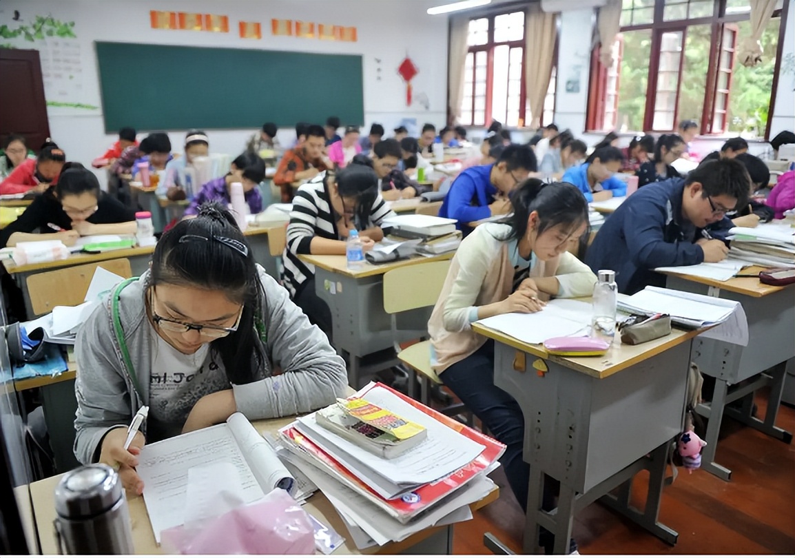 国内大学共分为8个档次，考上第4档就是赢家，看你能考上哪一档？