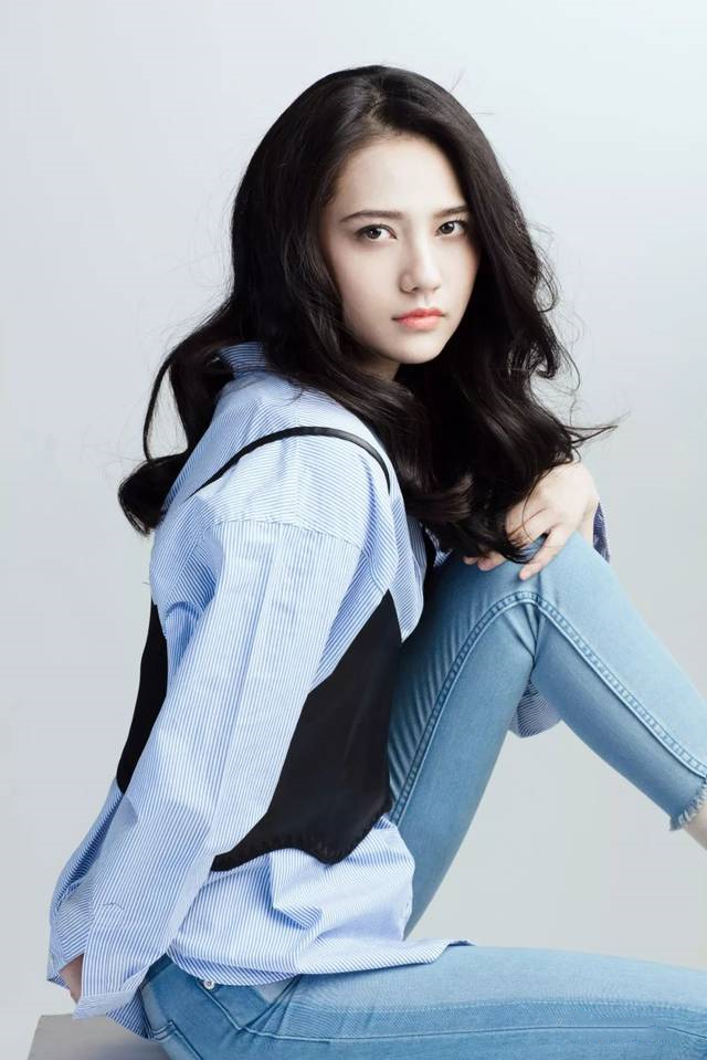 94年北京女演员姜珮瑶,气质清新