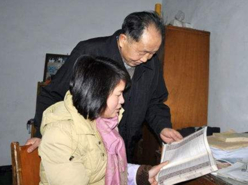 2012年，湖南38岁女教师追求65岁环卫工：除了你，别人都是将就