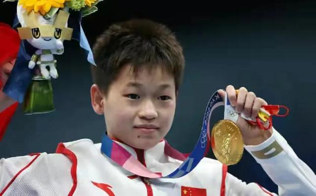 恭喜！全红婵又获奖45万港币，哥哥仍当厨师打工爸妈卖橙子