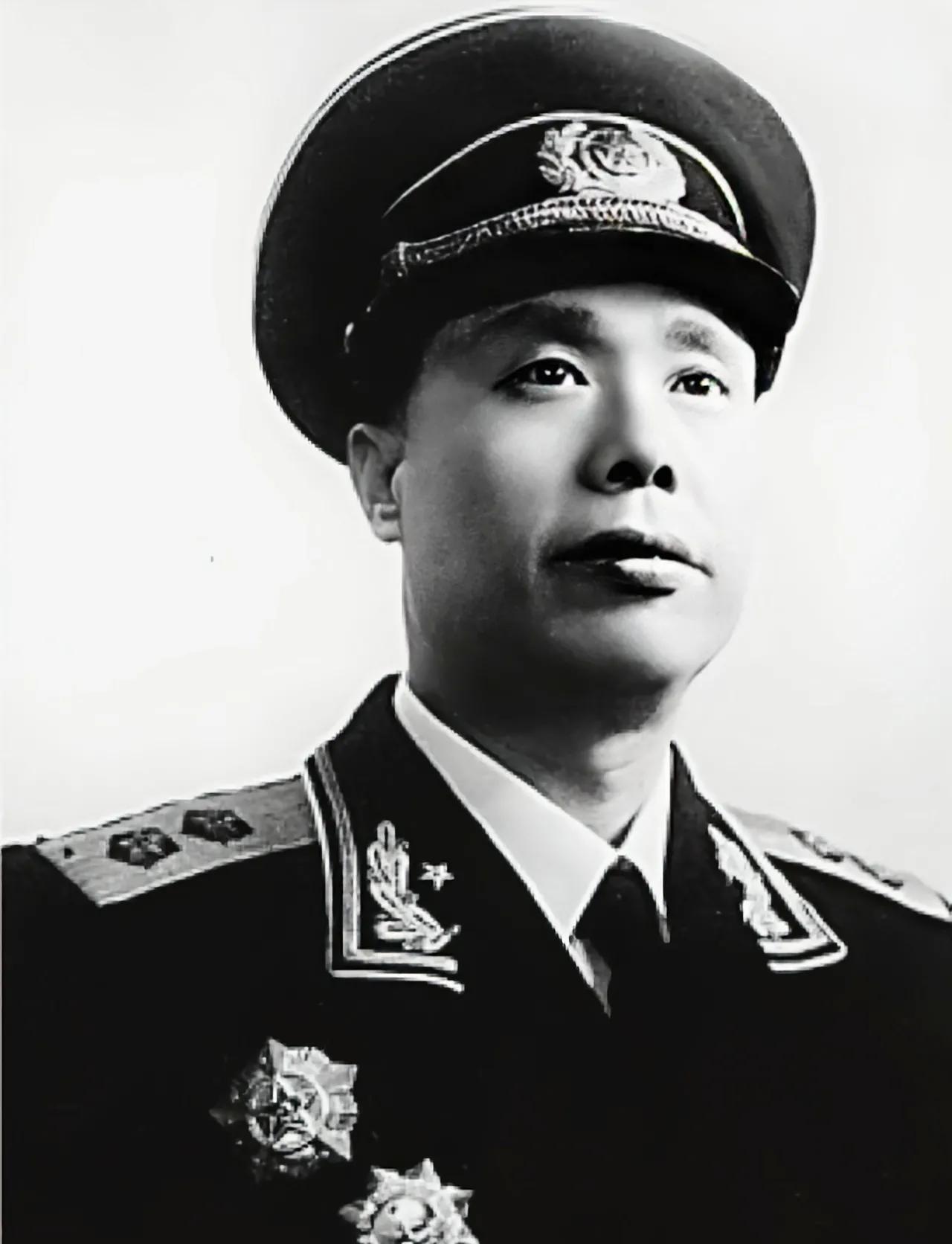 1955年,一野四军2人授中将军衔,6人授少将军衔,1人大校军衔