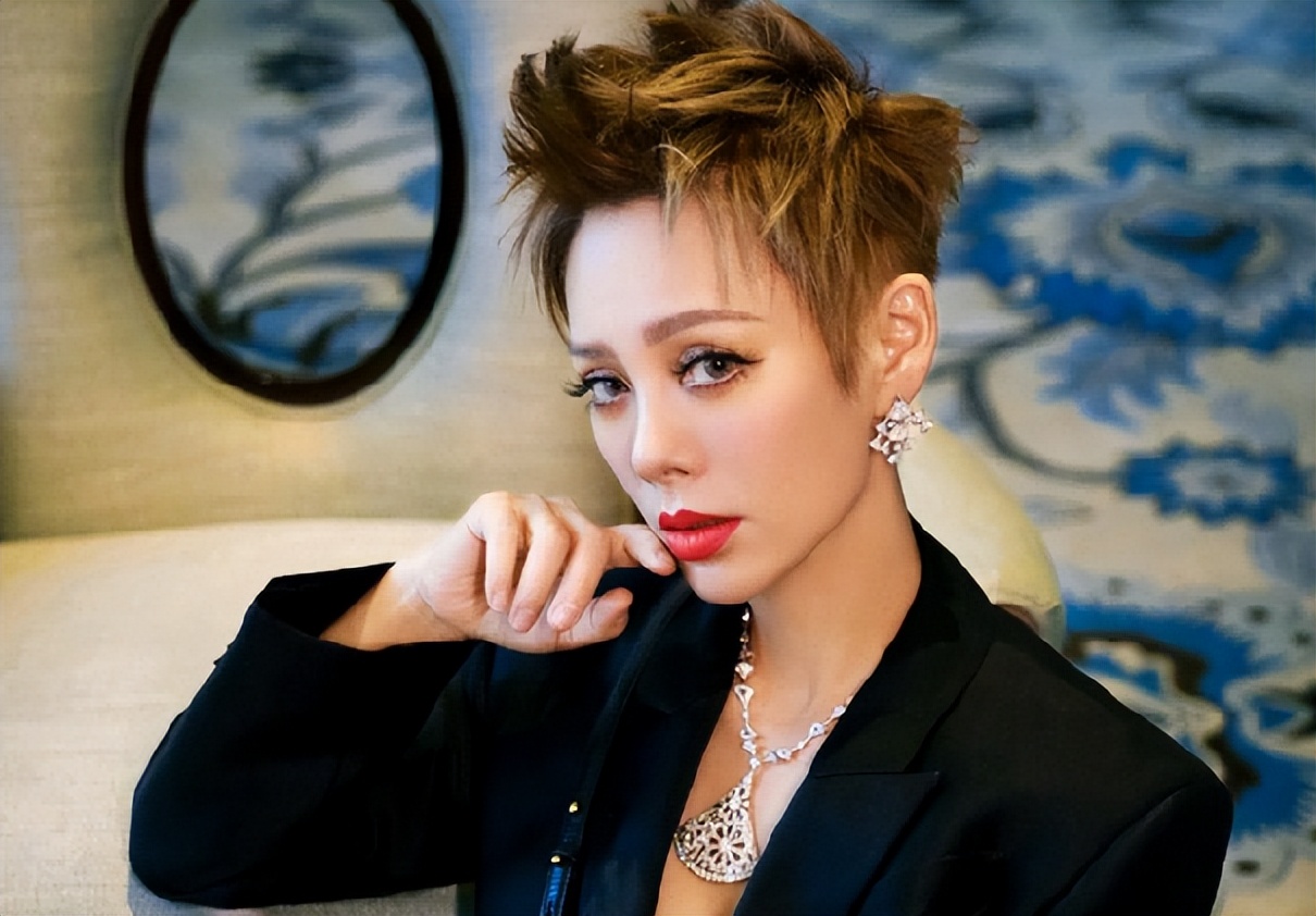 这10位女星，都曾是上戏校花，如今有人整容、有人被家暴