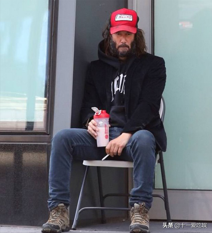 《黑客帝国》基努·里维斯：一个悲伤的男人，一个善良的男人