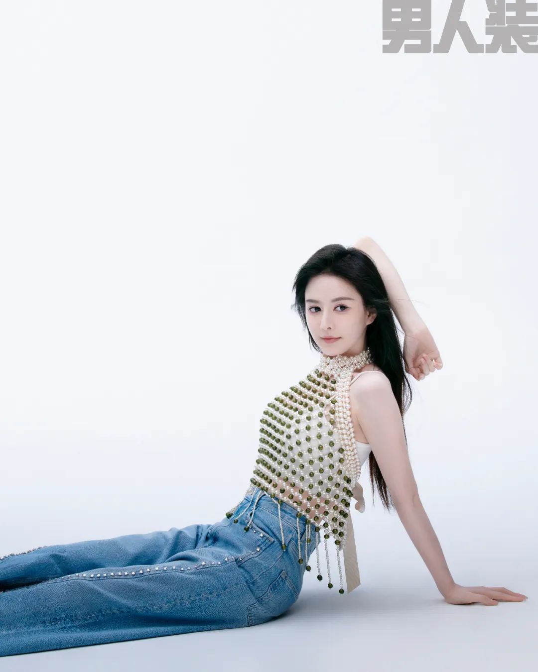 近日,22岁的云千千拍摄了一组《男人装》大片,结果