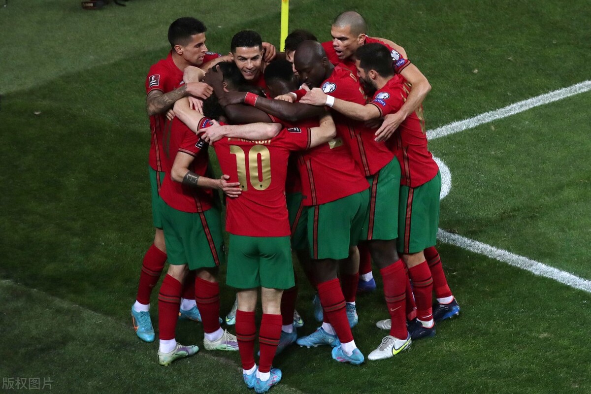 葡萄牙2比0中国足球（世预赛-B费梅开二度 葡萄牙2-0北马其顿出线 C罗迎来第5次世界杯）