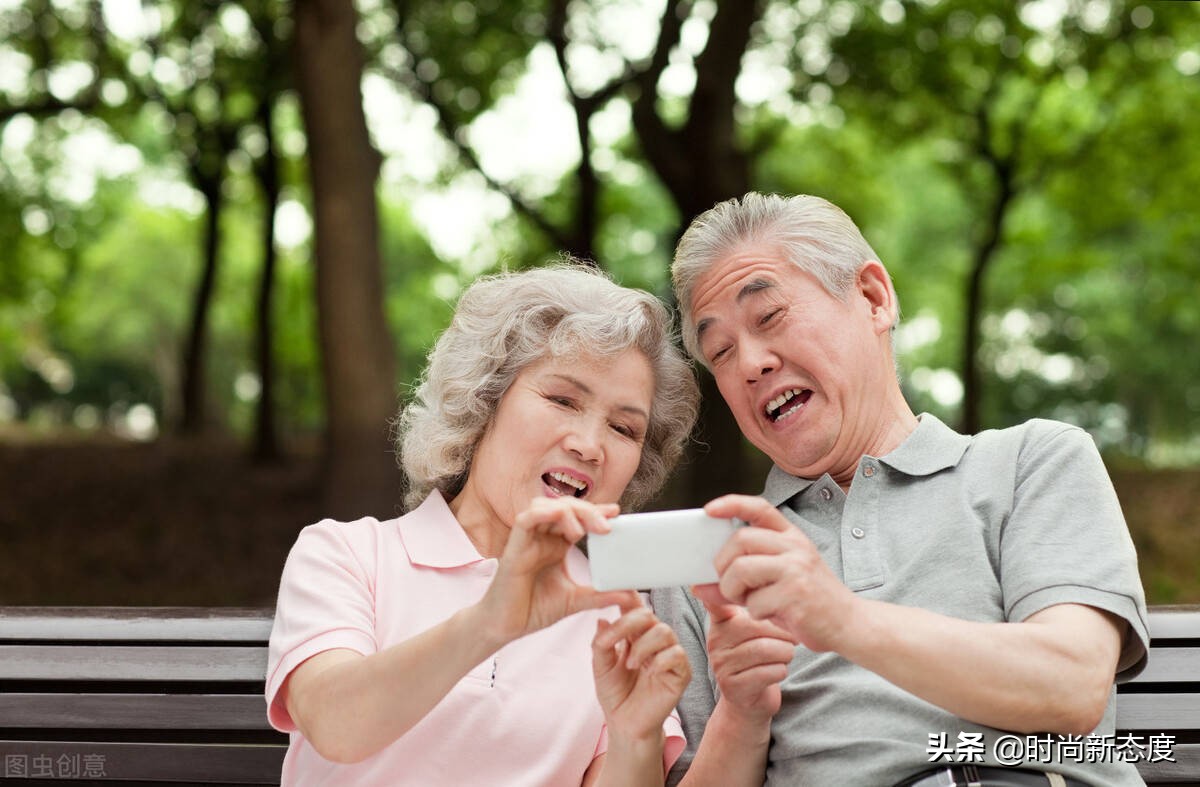 老年人用智能手機，選哪個套餐更實在？我給爸媽選的這款