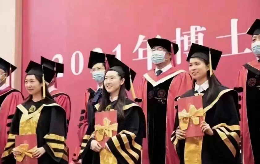 中国人民大学再次出手，对13名学生给予退学处理，可惜但并不可怜