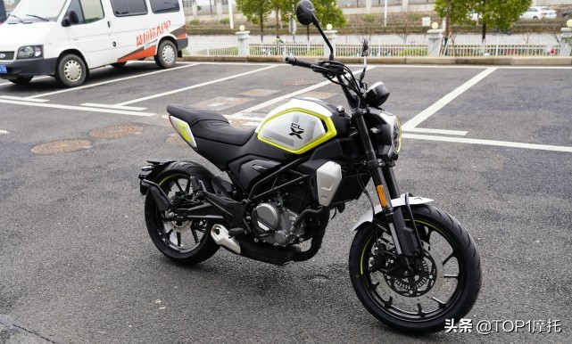 舒适版“250NK”——春风250CL-X到店实拍+车型解读