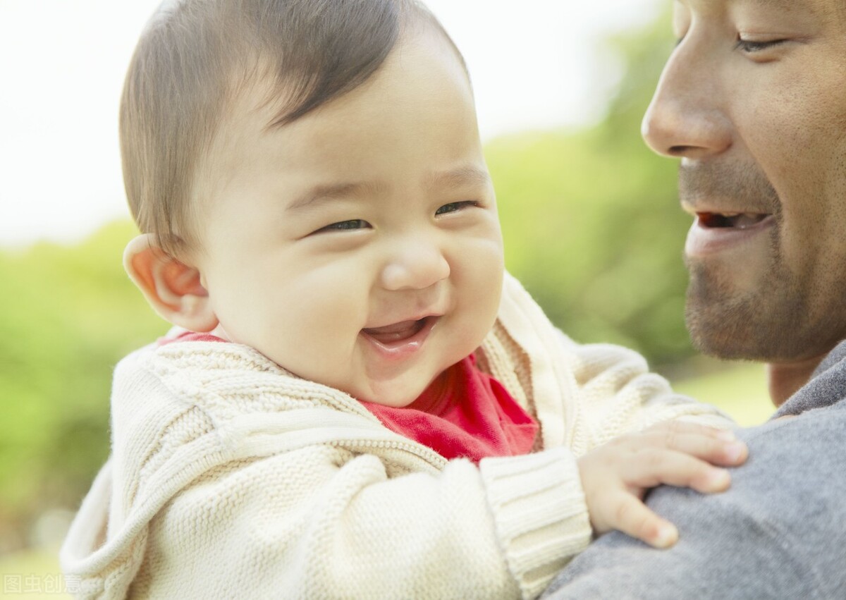 一个月婴儿晚上哭闹的原因（为什么婴幼儿晚上总是啼哭）