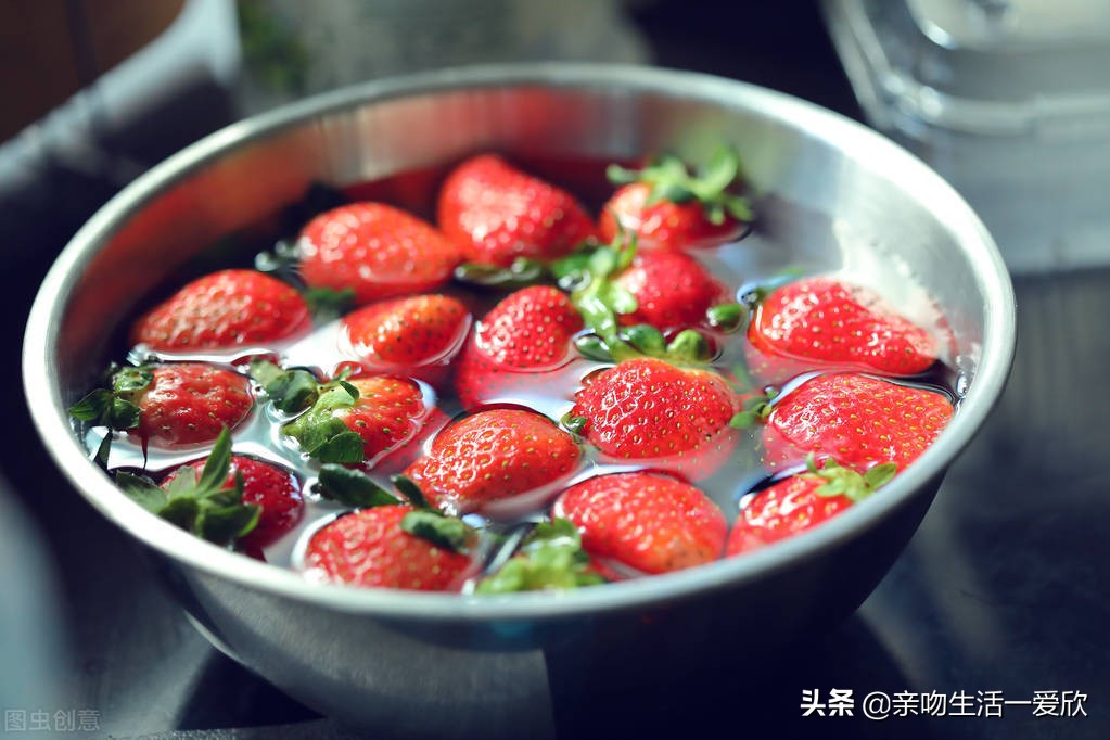 夏天來臨，中老年朋友要注意預防食物中毒