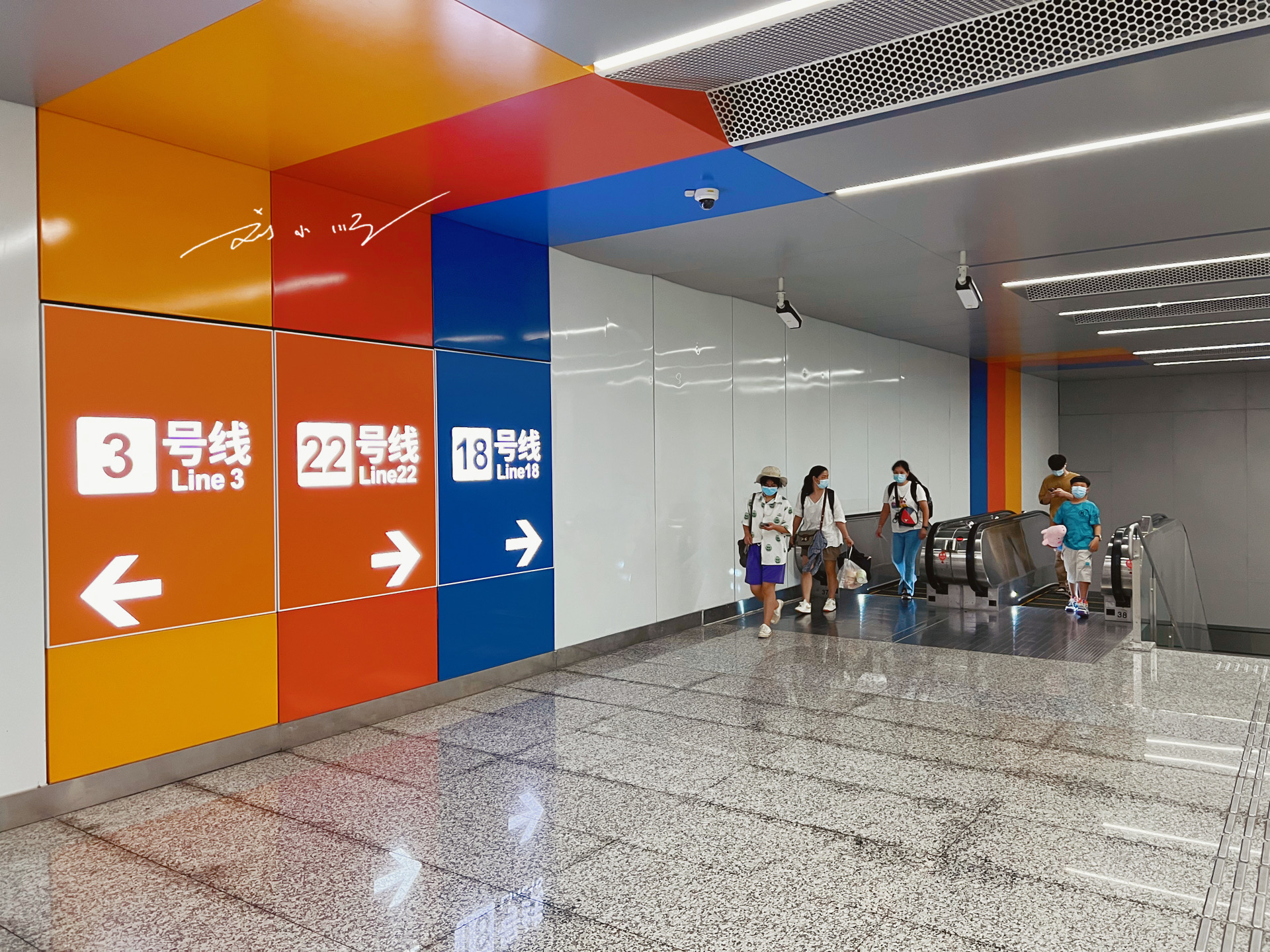 广州地铁站(广州番禺"巨无霸"地铁站,已开通三条地铁线,却被吐槽换乘