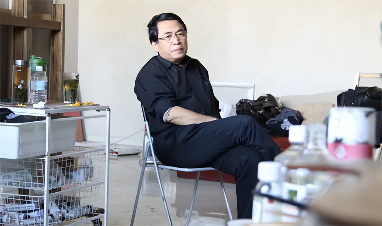 油画院院长杨飞云：以妻子为模特，6幅画拍出7179万的天价