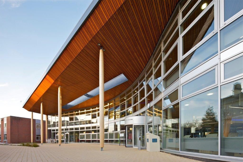 无需高考的新加坡本科直通车——奇切斯特大学