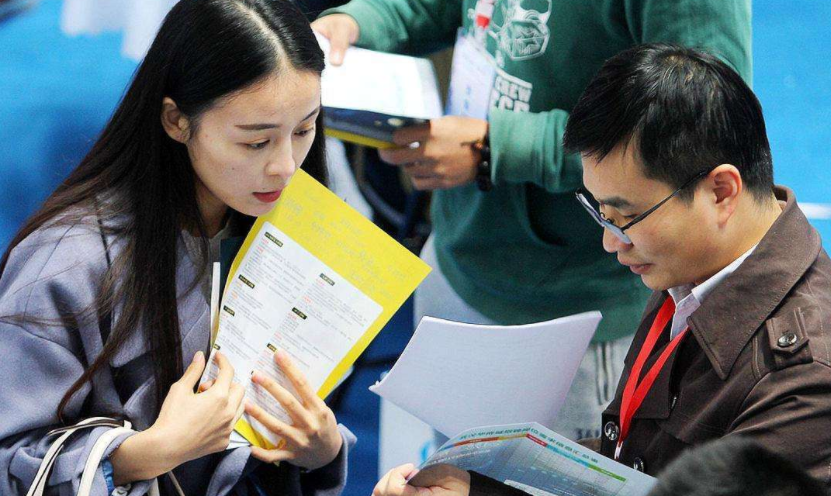 吃了亏才醒悟，社招与校招的差距如天方夜谭，不仅体现在工资上