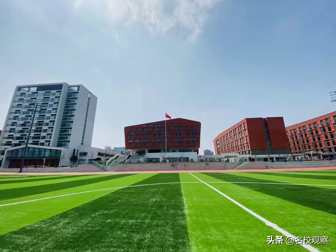 占地近100亩，位于成华，成都一省级重点职业学校建成