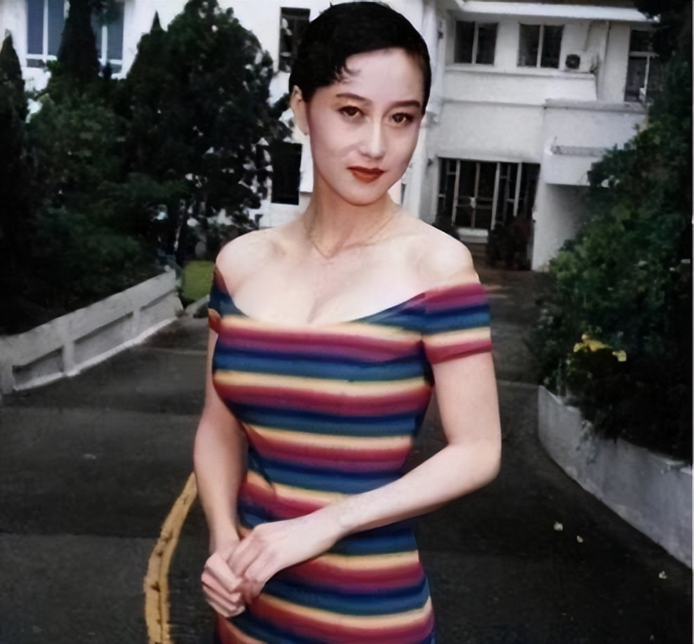 曾是"赌王"新宠?让李连杰抛妻弃子,守身如玉,利智有何魅力?