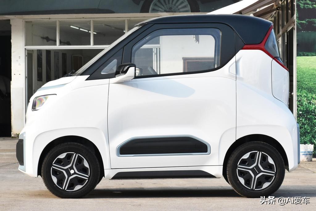 便宜长续航带快充，很灵巧很好养的代步车，好开好停，五菱Nano EV