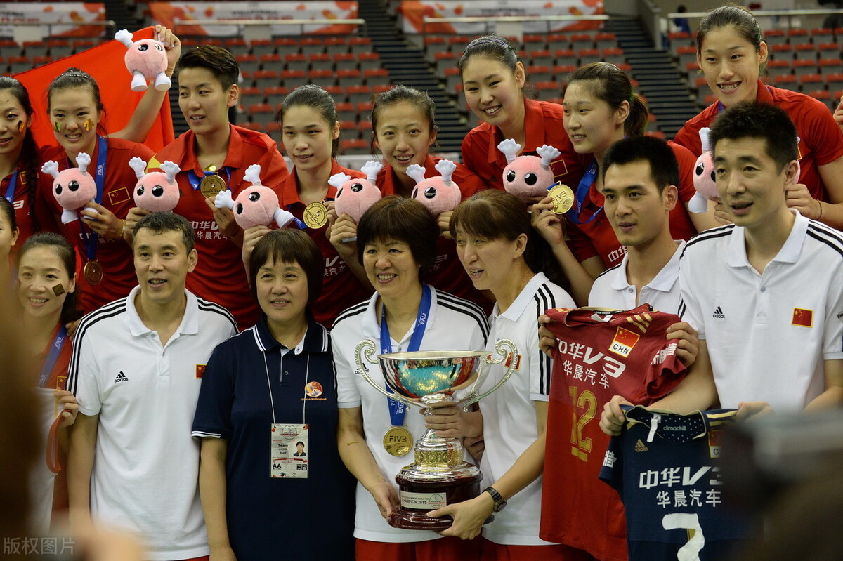 中国女排首次夺冠(郎平执教中国女排夺冠7周年！世界杯改革，下一个冠军要等