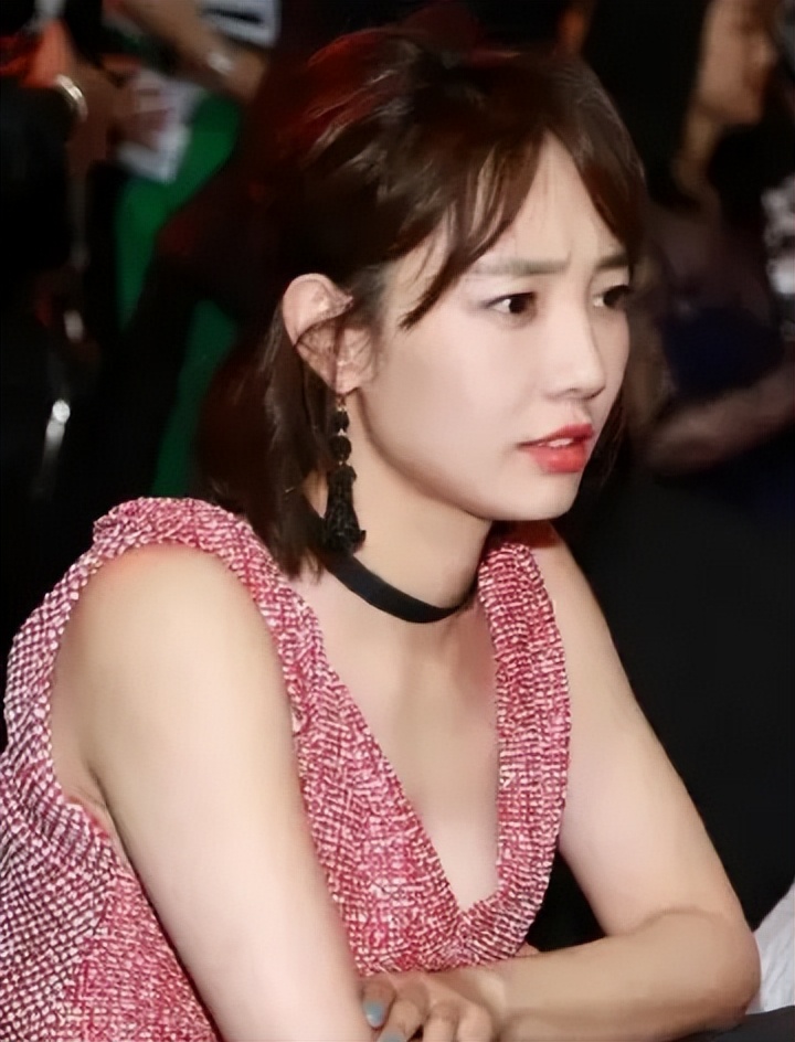 白百合一指弹指什么意思?因一指弹事件星途陨落 - 用户投稿 - 旭辉网