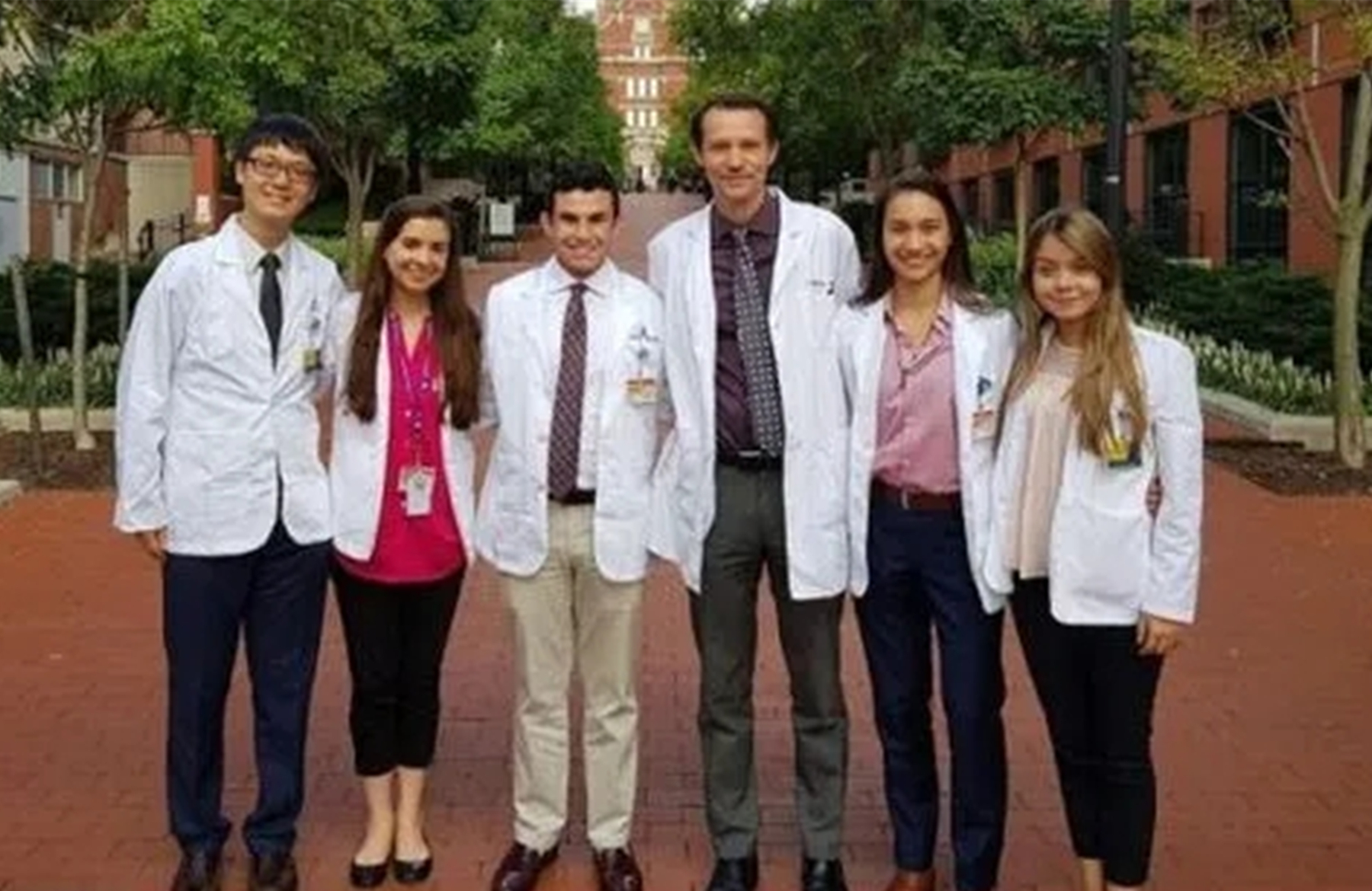 2010年高考成绩703分的李泰伯，被11所美国大学拒收后，结局如何