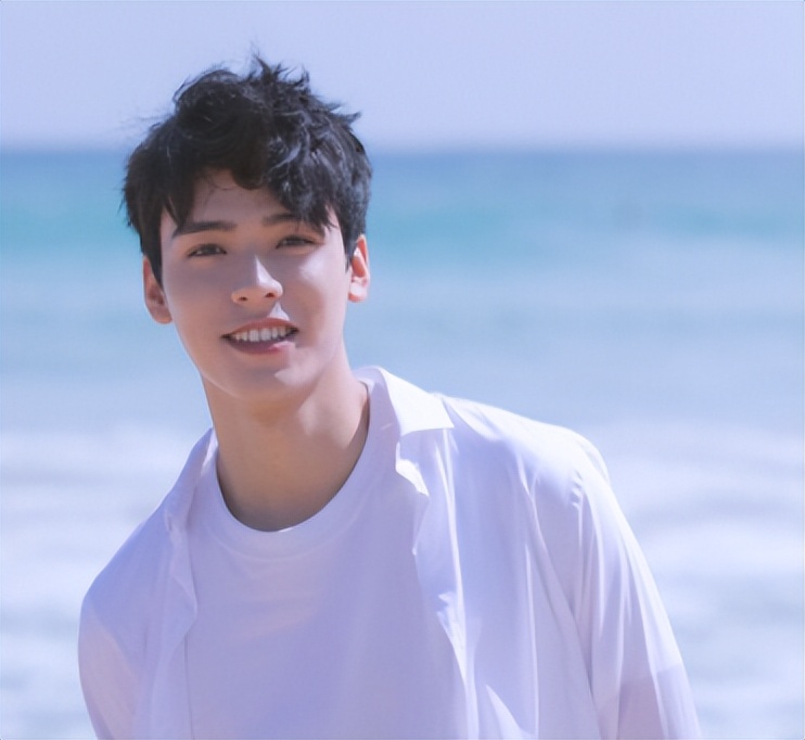 个个鹤立鸡群，却烦恼“长太高”，这10位男星的身高太不懂事