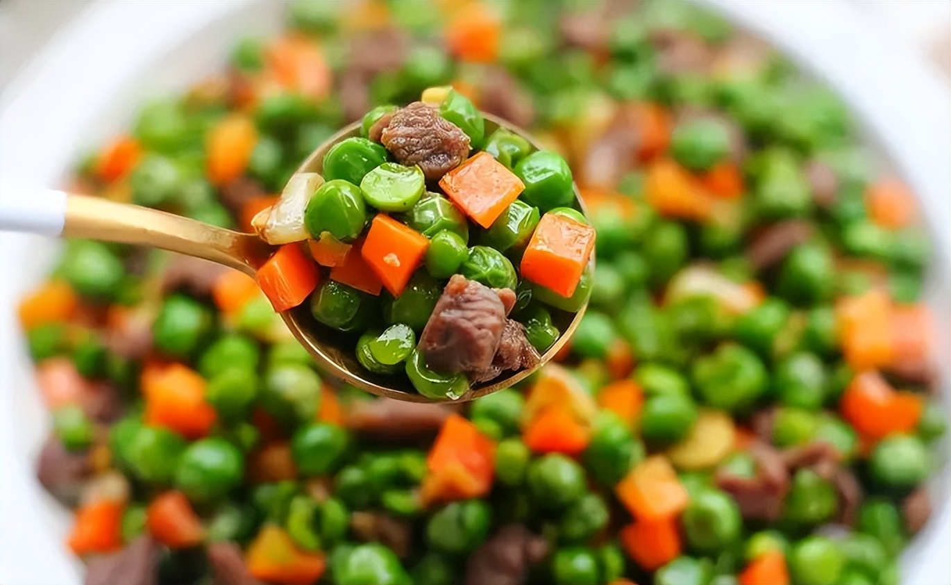 豌豆怎么做好吃（春天宁可不吃肉，不可不吃豆，教你3种豌豆做法，孩子爱吃长个快）