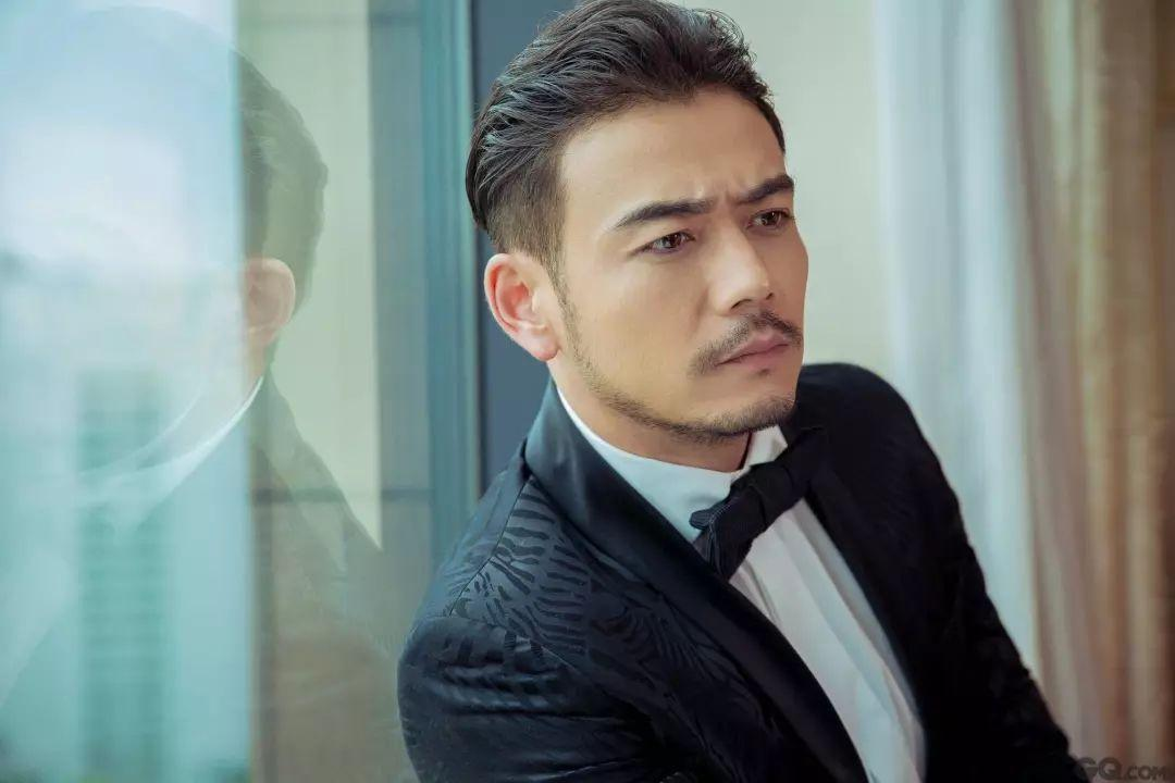 红得快，沉得也快，这8位“风光不再”的明星，如今有人露了原形