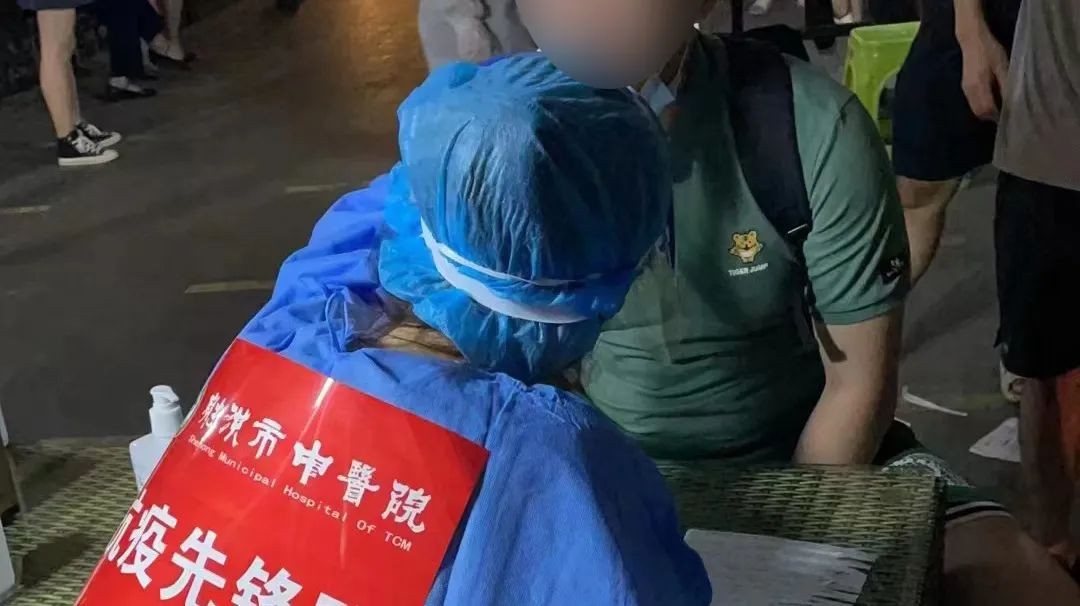 射洪市中医医院抗疫先锋队圆满完成支援遂宁核酸采集任务