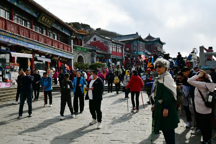 一览众山小