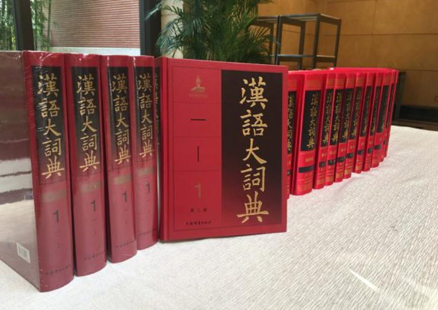 6年前，杭州拾荒老人意外身亡，只留下厚厚一叠泛黄的纸张