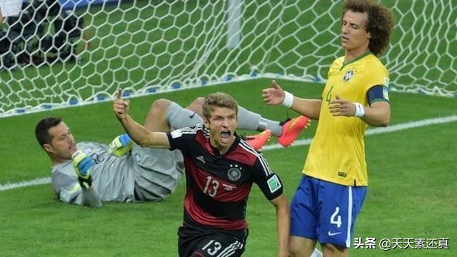 巴西德国交锋记录(14年世界杯，德国7：1重创巴西的同时，复制了巴西02年的一个数据)