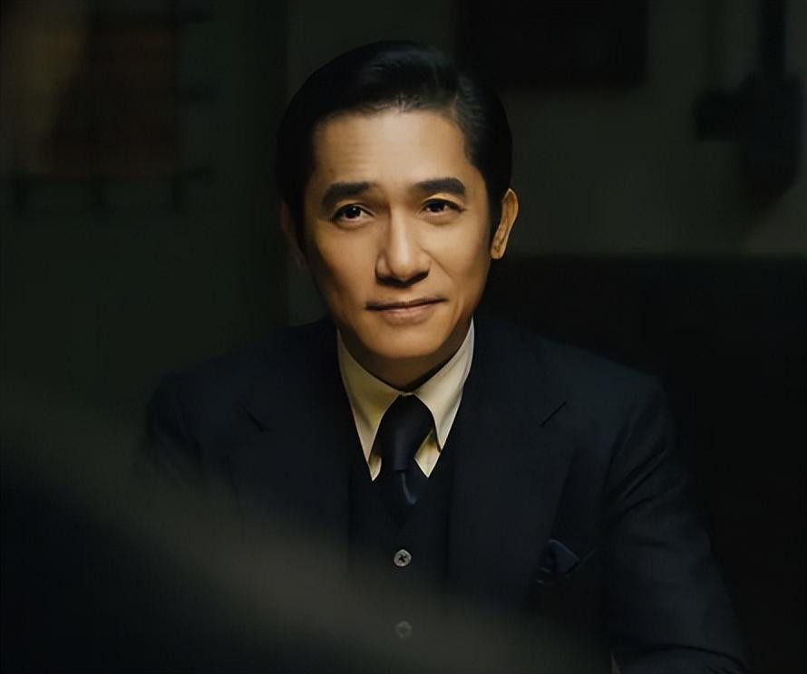 梁朝伟人设崩塌?网友:他就这么缺钱吗?